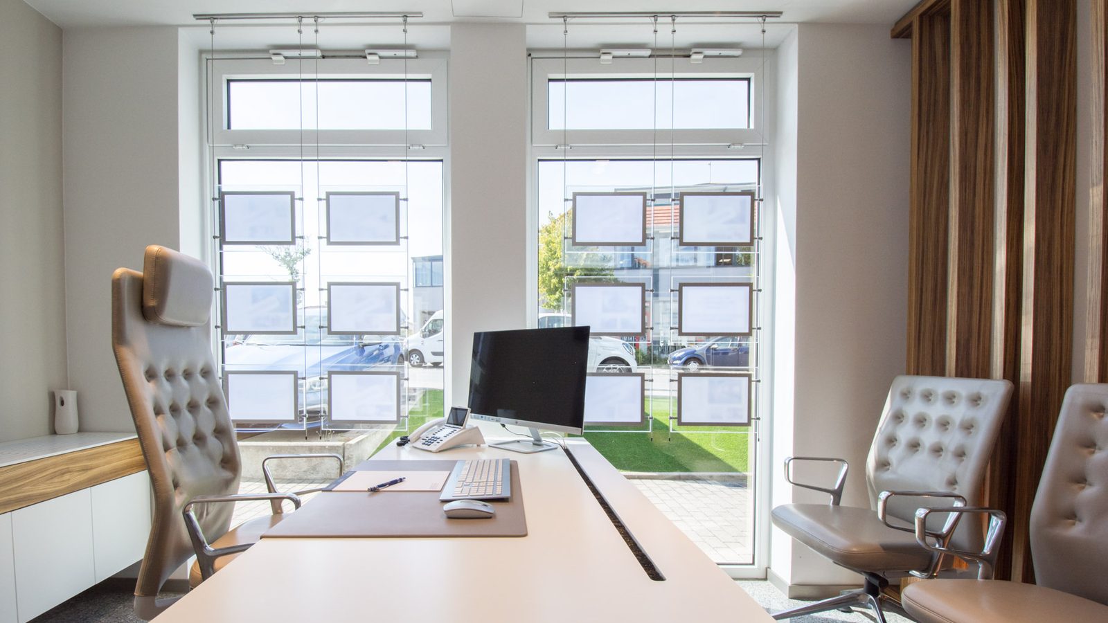 Arbeitsplätze im Büro von GOLD IMMOBILIEN in Mainz-Finthen