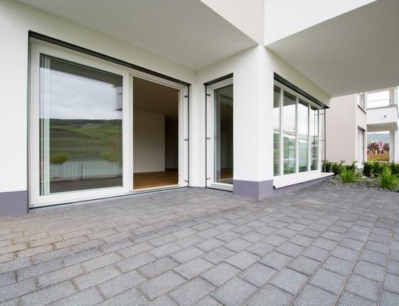 Terrasse einer Erdgeschosswohnung in einer Wohnanlage im Rhein-Main-Gebiet