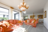 Wohnzimmer - `Ober-Olmer Villa´ Ein exklusives Domizil in malerischer Landschaft